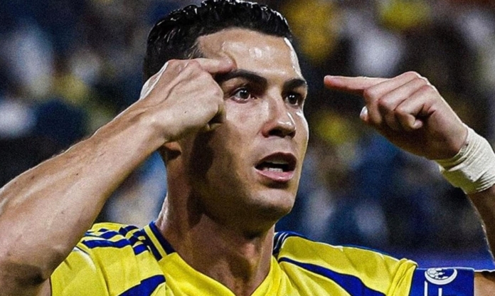 Thi đấu 16 năm, Ronaldo chỉ nhận được đúng 4 'danh hiệu'