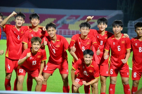 Vietnam U17 receives a 1.1 billion VND reward from VFF after winning the championship.
