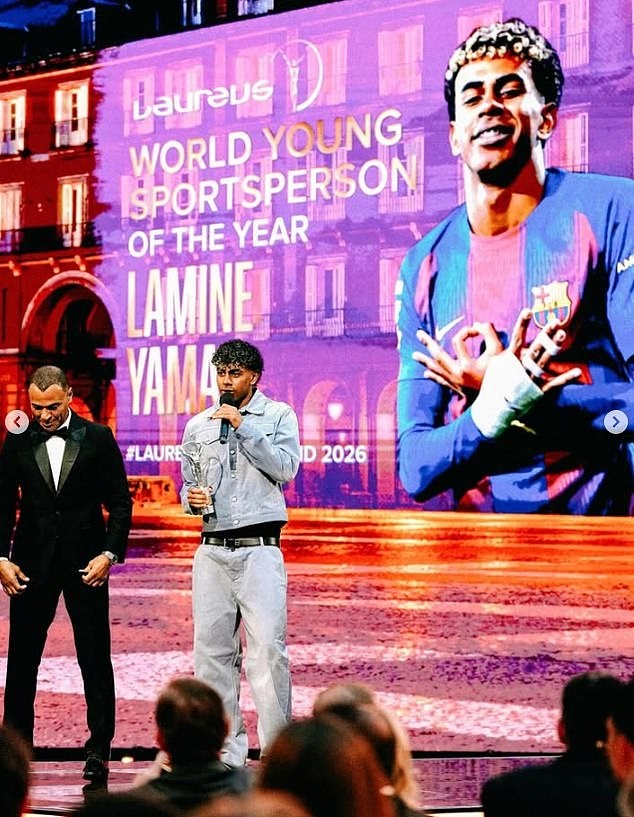 Yamal bị chê 'thiếu chuyên nghiệp' khi gây tranh cãi sau một... bữa ăn nhanh - Ảnh 2.