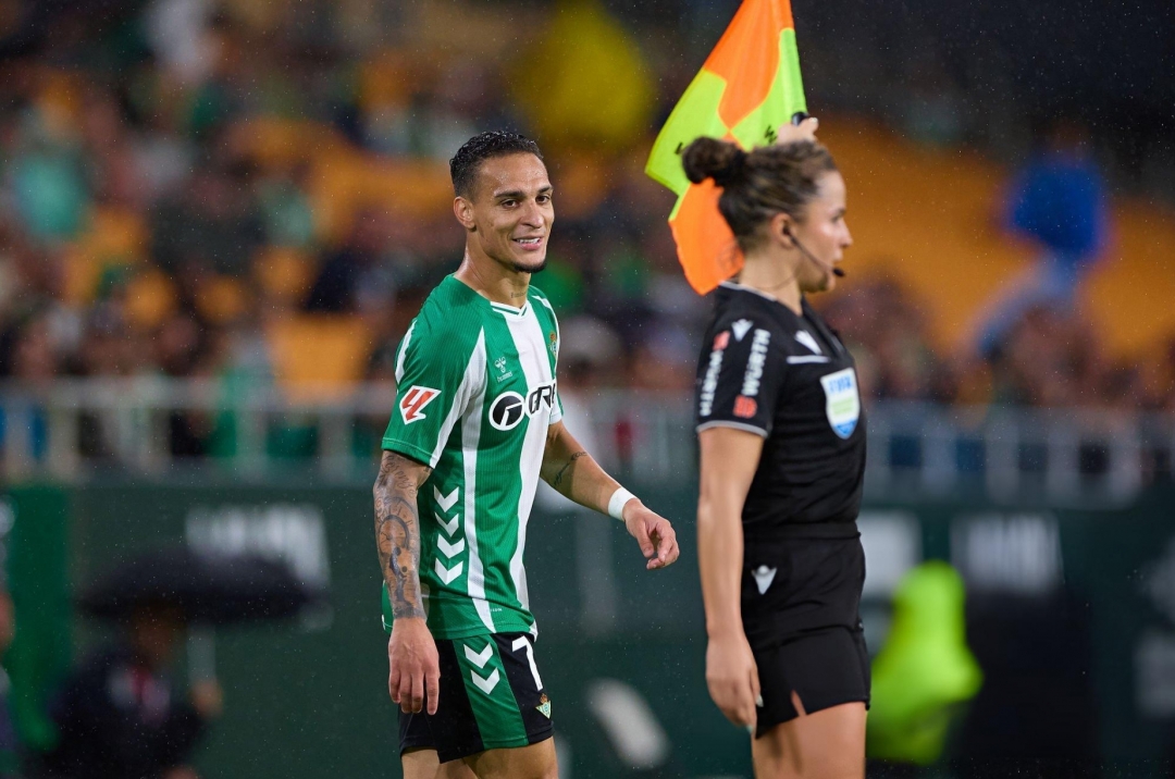 Aston Villa and Betis Celebrate at the Europa League
