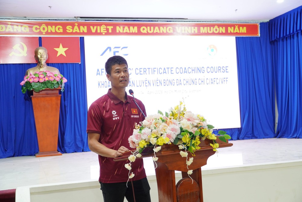 Tin nóng bóng đá Việt hôm nay 16/4: HLV Bae Ji Won dẫn dắt CLB Ninh Bình; Đình Bắc muốn ra nước ngoài thi đấu - Ảnh 3. Tin nóng bóng đá Việt hôm nay 16/4: HLV Bae Ji Won dẫn dắt CLB Ninh Bình; Đình Bắc muốn ra nước ngoài thi đấu - Ảnh 3.