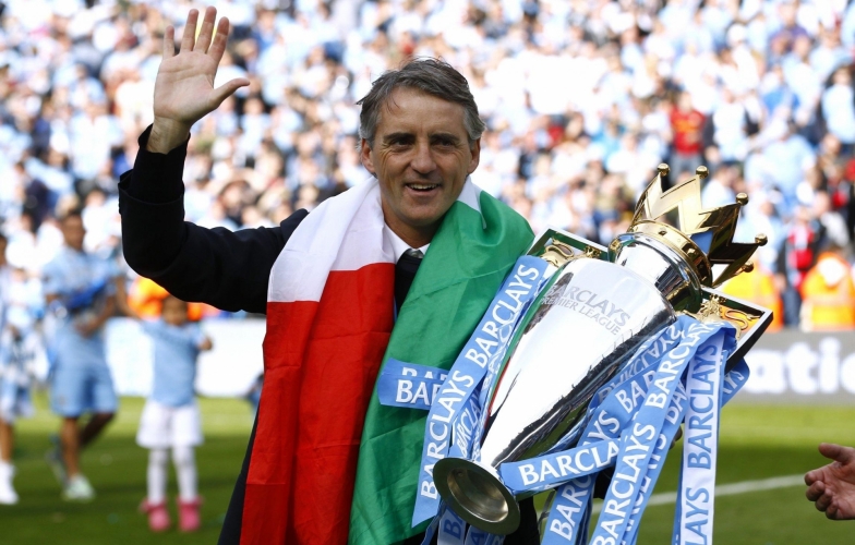 A former Premier League winning coach could replace Postecoglou