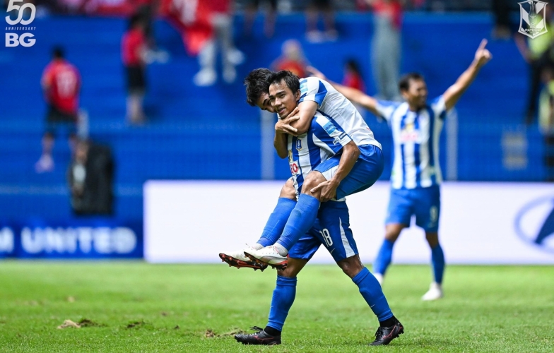 Shining brilliantly against CAHN, Chanathip receives recognition from the Thai national team