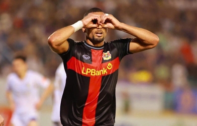 Brazilian striker leaves V.League, surprisingly drops to First Division