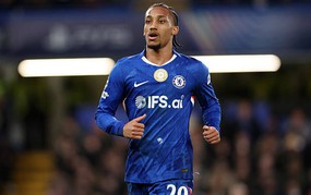 Barcelona unexpectedly targets Chelsea star to replace Lewandowski