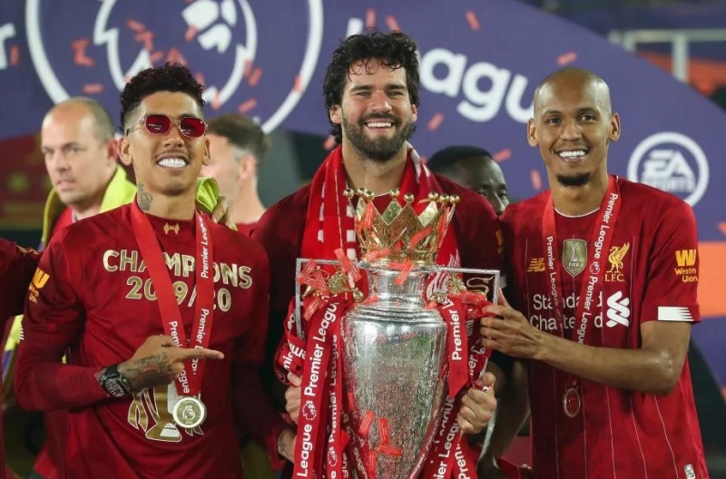 Former Liverpool star unexpectedly called up to Brazil national team