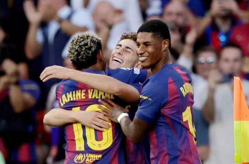 Barcelona fans vote to 'retain' the star striker