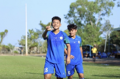 Quang Hải's son scored a brace, leading his team to victory.