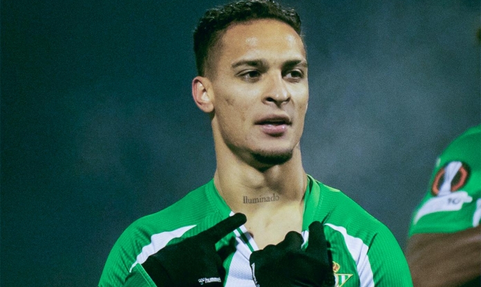 Antony toả sáng, Real Betis tiếp tục bất bại tại Europa League