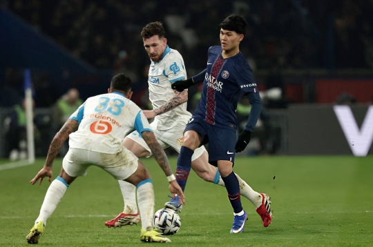 How did the Filipino prodigy debut for PSG?