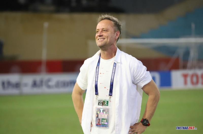 Coach Polking: 'Quang Hải is not playing to save energy for the Vietnamese National Team'