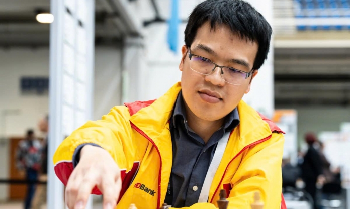 Lê Quang Liêm để thua Vua cờ Gukesh tại siêu giải Grand Chess Tour