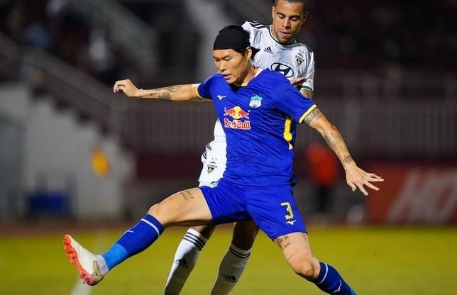 Trung vệ Hàn Quốc về Việt Nam thi đấu