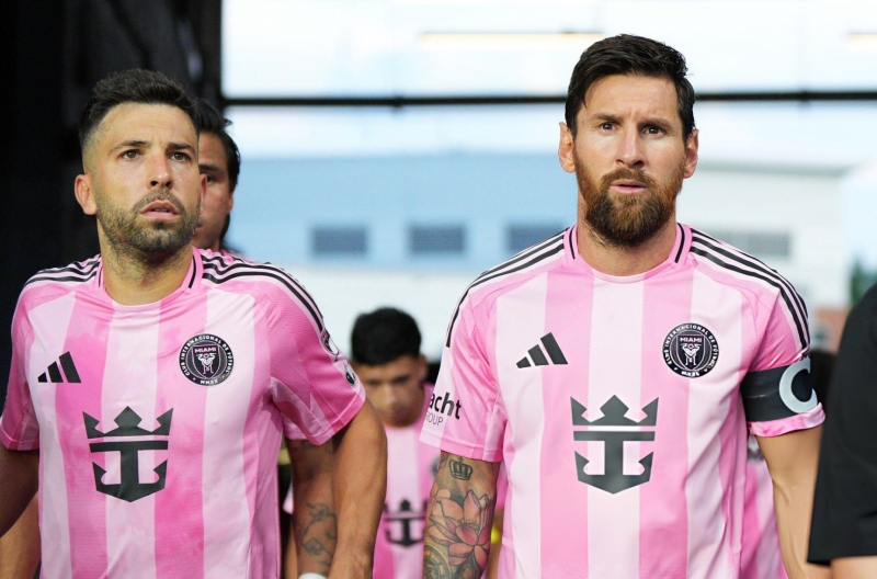 Messi &#39;teases&#39; his close friend following retirement decision