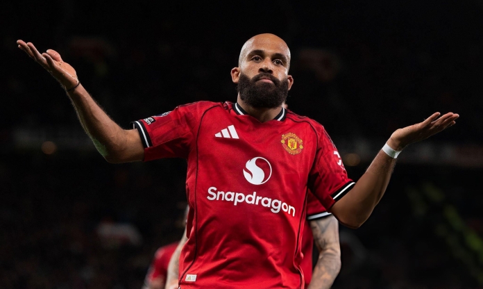 Bryan Mbeumo để mặc số phận vào tay MU