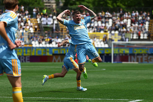 Como tiếp tục gây bất ngờ khi thắng Parma 1-0 nhờ bàn duy nhất của Alberto Moreno. Đội bóng của HLV Cesc Fàbregas vượt qua Juventus để leo lên vị trí thứ năm Serie A Como tiếp tục gây bất ngờ khi thắng Parma 1-0 nhờ bàn duy nhất của Alberto Moreno. Đội bóng của HLV Cesc Fàbregas vượt qua Juventus để leo lên vị trí thứ năm Serie A