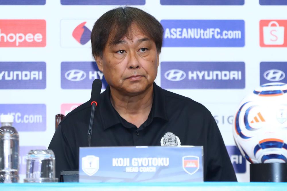 HLV Koji Gyotoku: 'Campuchia ưu tiên phòng ngự trước tuyển Việt Nam' - Ảnh 1. HLV Koji Gyotoku: 'Campuchia ưu tiên phòng ngự trước tuyển Việt Nam' - Ảnh 1.
