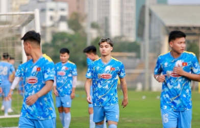 Vietnam U23 team holds internal match, prepares to cut 5 players before departure to China