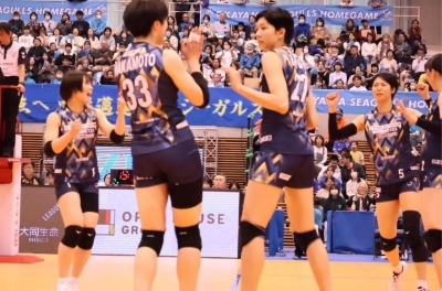 Phụ công Bích Thủy scores like a machine, shines brightly against the champion contender from Japan