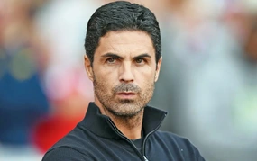 How does Arsenal avoid pressure?