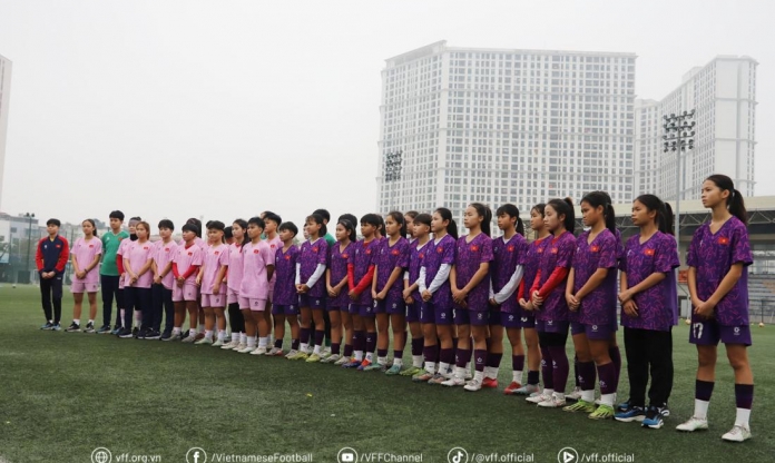 Hai đội tuyển Việt Nam nhận quà từ VFF trước Tết Nguyên đán