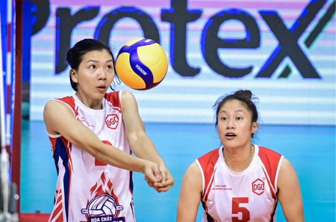 The Đức Giang Chemical women&#39;s volleyball team is out of championship contention.
