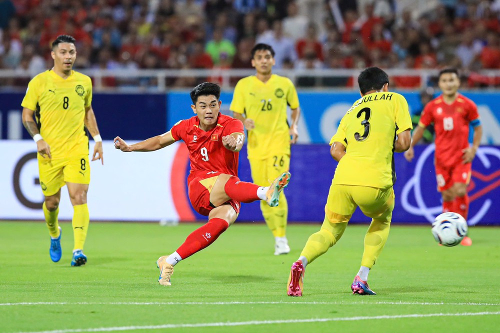 Đình Bắc không có một sinh nhật trọn vẹn, quyết tâm tỏa sáng ở chung kết ASEAN Cup 2026 - Ảnh 4. Đình Bắc