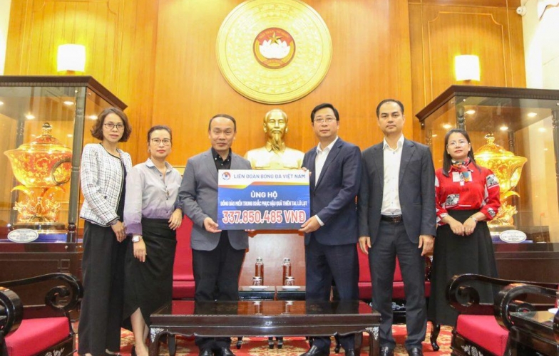 Vietnam Football Federation supports compatriots in disaster-affected areas