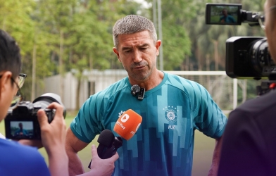 Coach Harry Kewell directly addresses the issue of Vietnamese players going abroad.