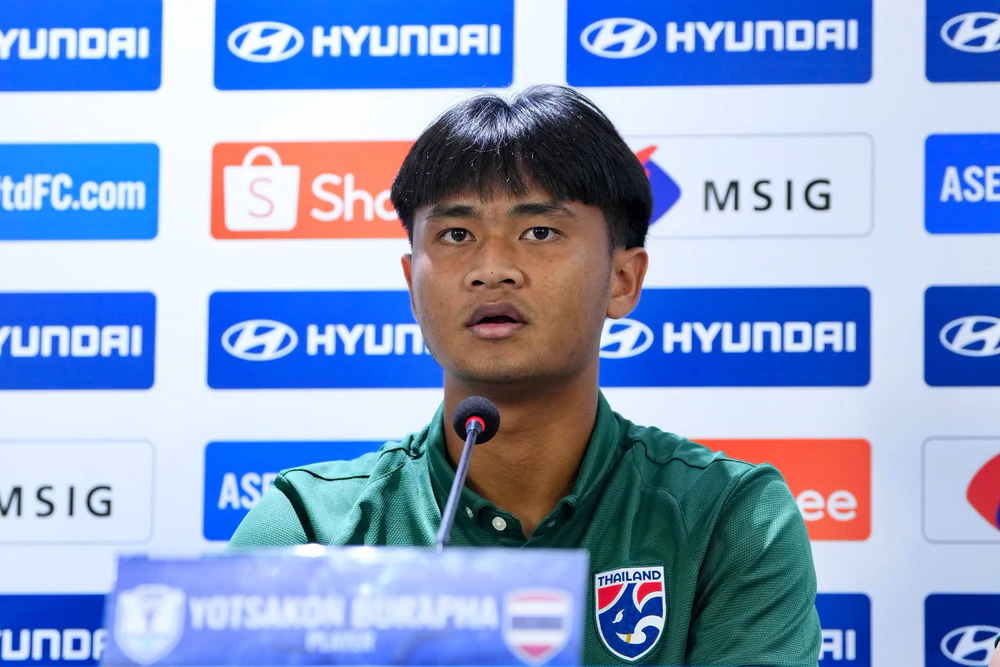 Tiền đạo Thái Lan: 'Chúng tôi muốn nâng Cúp vô địch tại Việt Nam' - Ảnh 1. Tiền đạo Thái Lan: 'Chúng tôi muốn nâng Cúp vô địch tại Việt Nam' - Ảnh 1.