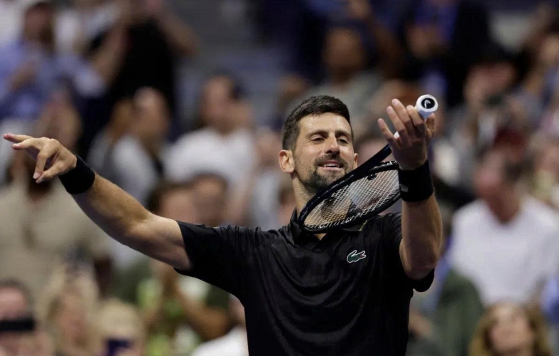 Djokovic breaks the legendary Federer’s record
