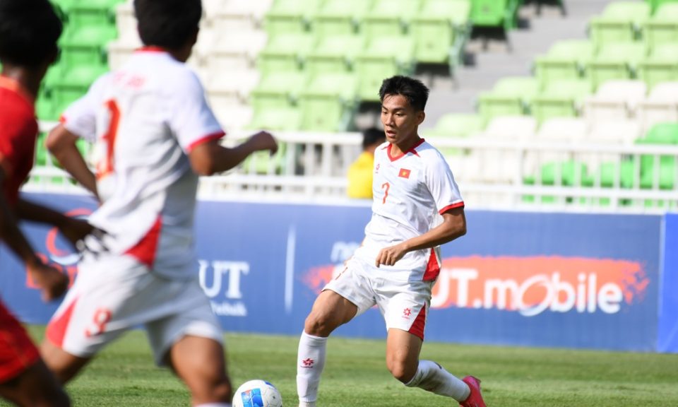 U19 Việt Nam hồi hộp chờ tấm vé nhì bảng - Ảnh 1.