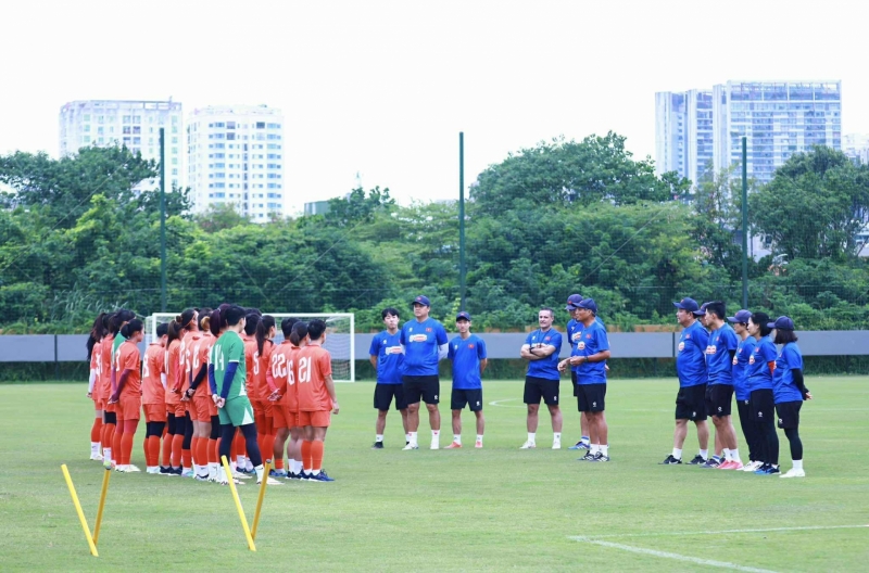 3 players of the Vietnam women&#39;s national team must train separately