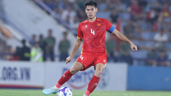 Coach Kim Sang Sik rejuvenates the Vietnam national team
