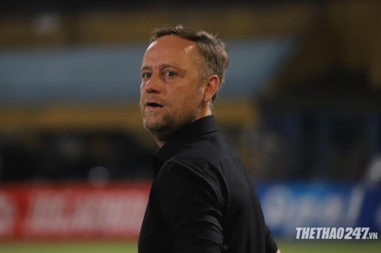 Just awarded the excellence title, Coach Polking is banned from coaching in the CAHN vs Ninh Bình match