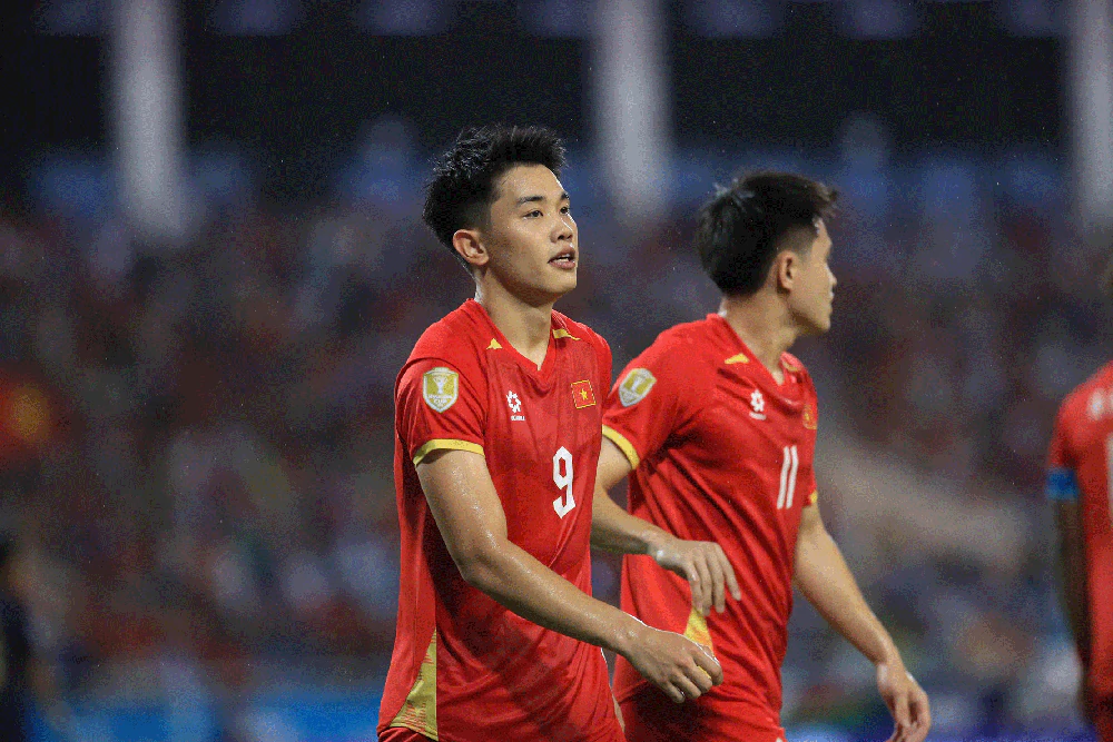ASEAN Cup 2026: Đình Bắc sáng cửa giành Vua phá lưới - Ảnh 1. ASEAN Cup 2026: Đình Bắc sáng cửa giành Vua phá lưới - Ảnh 1.