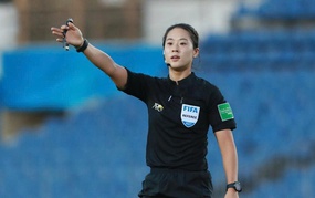 Hot Vietnamese football news today March 4: Korean referee to officiate Vietnam vs India match; Coach Vu Tien Thanh explains reason for going to Ninh Binh