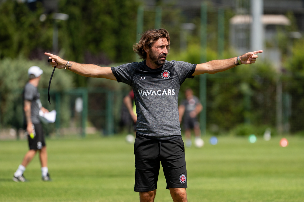 Andrea Pirlo vướng tranh cãi liên quan tới hoạt động quảng bá cho một công ty cá cược bóng đá. Ảnh: AFP/TTXVN Andrea Pirlo vướng tranh cãi liên quan tới hoạt động quảng bá cho một công ty cá cược bóng đá. Ảnh: AFP/TTXVN