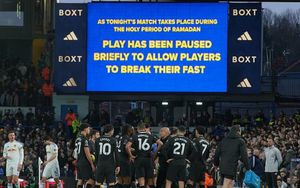 Leeds fans react negatively as referee makes special decision regarding three Man City players