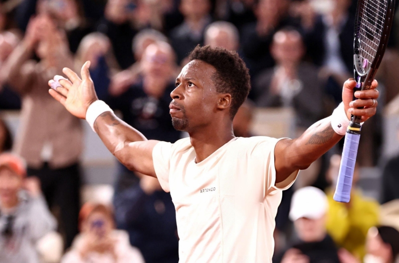 World tennis star becomes a bank employee after retirement