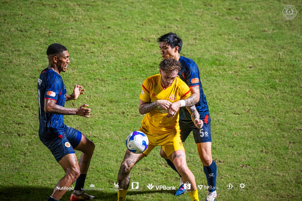 Tin nóng bóng đá Việt hôm nay 14/4: U19 Việt Nam thua U19 Nga; Văn Hậu được HLV Polking khen chuyên nghiệp - Ảnh 2.