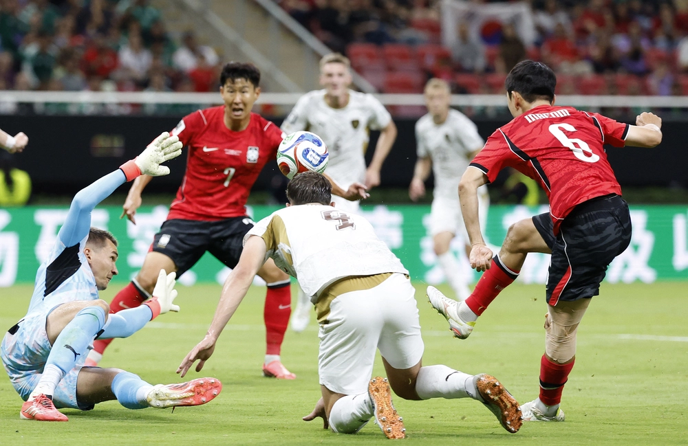 Bóng đá Việt nhìn từ World Cup 2026: Không tiến lên, cũng cố đừng lùi - Ảnh 1.