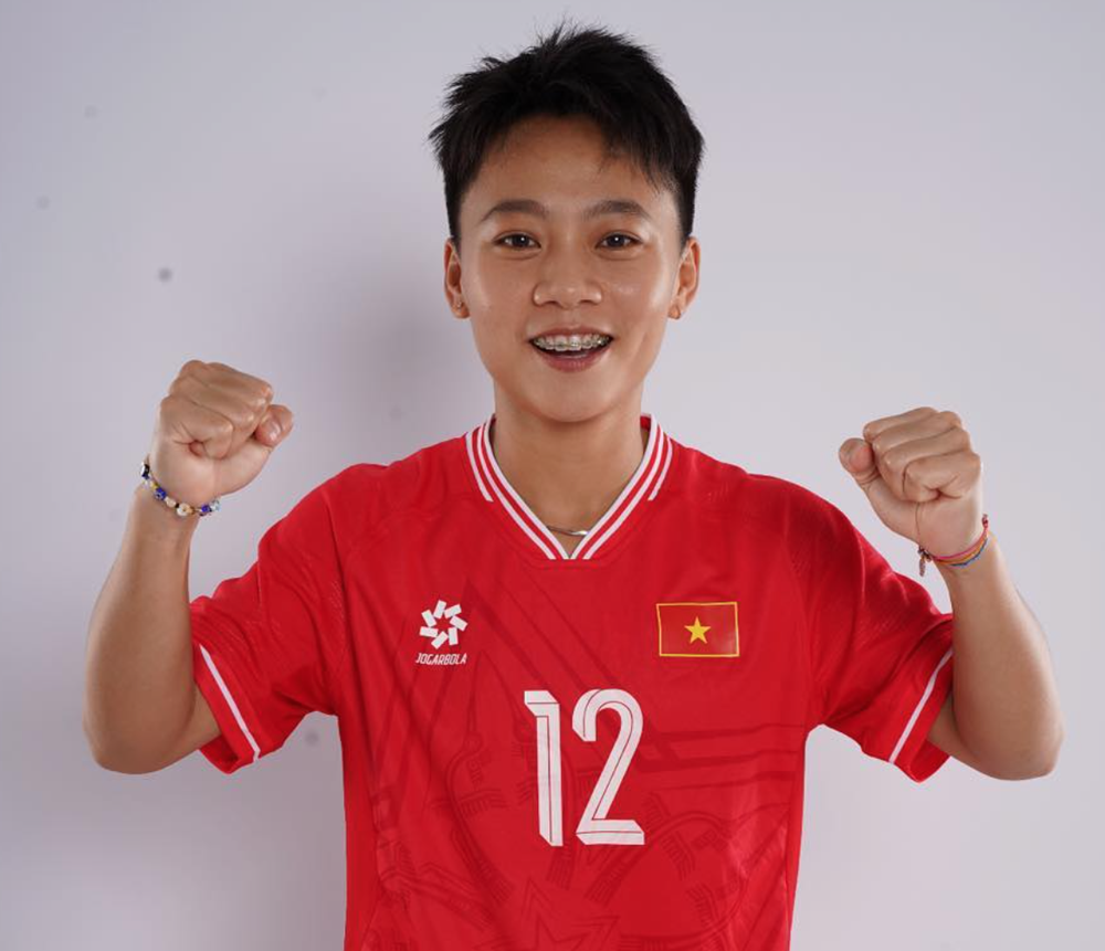 Tuyển thủ "nhỏ mà có võ", bùng nổ hat-trick đưa futsal nữ Việt Nam vào bán kết - Ảnh 1.