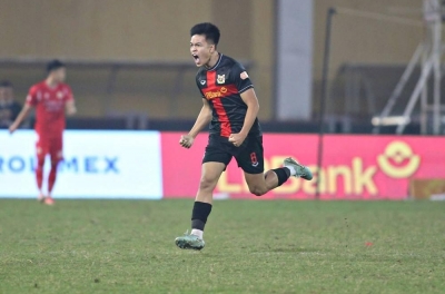 Ninh Bình Coach Speaks Out About Overseas Vietnamese Player Thành Trung After Two Losses