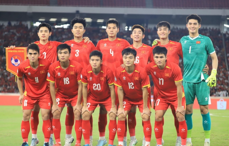 Key striker returns, 2 overseas Vietnamese players join Vietnam U23 squad