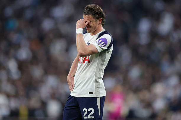 Rạng sáng 12/5, Tottenham tiếp tục khiến người hâm mộ sống trong thấp thỏm khi chỉ giành được trận hòa 1-1 đầy thất vọng trước Leeds United trên sân nhà ở vòng 36 Premier League. Rạng sáng 12/5, Tottenham tiếp tục khiến người hâm mộ sống trong thấp thỏm khi chỉ giành được trận hòa 1-1 đầy thất vọng trước Leeds United trên sân nhà ở vòng 36 Premier League.