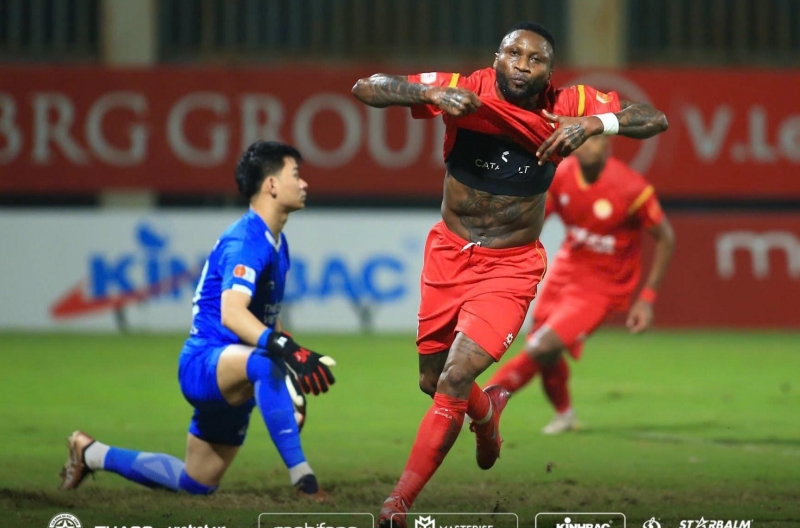 歸化球星閃耀，PVF CAND驚險逃脫