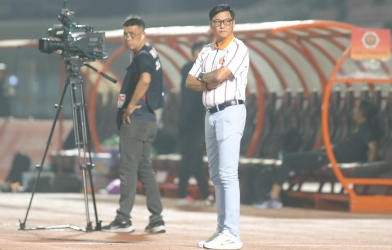Coach Lê Huỳnh Đức speaks frankly about Tiến Linh's injury