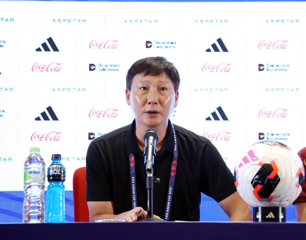 HLV Kim Sang Sik: 'Trận gặp Malaysia như chung kết' - Ảnh 1. HLV Kim Sang Sik: 'Trận gặp Malaysia như chung kết' - Ảnh 1.