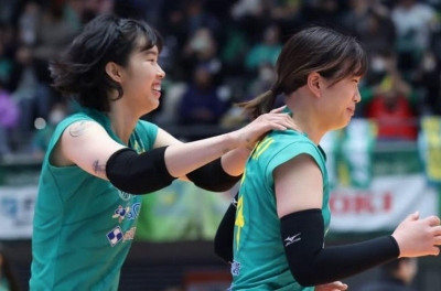 Thanh Thúy's club suffers a comeback loss in the Japan National Volleyball Championship